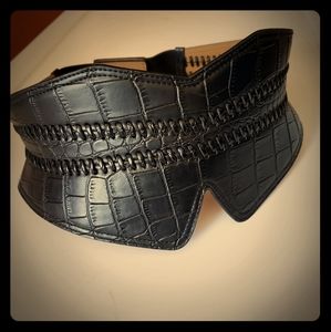 BCBG WIDE BLACK BELT